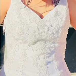 White Lace Appliqué V-Neck wedding Dress ballgown style with long train